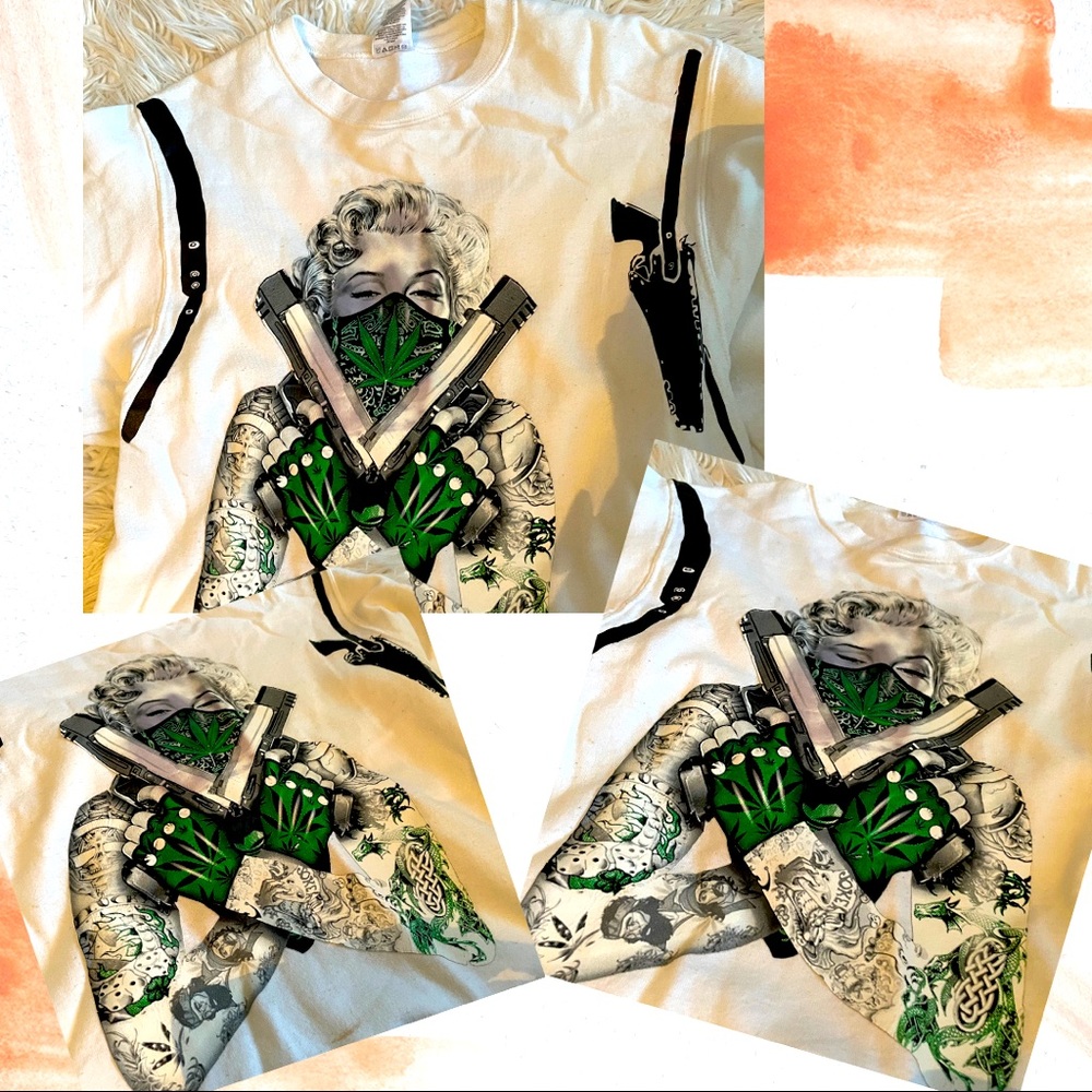 Marilyn Monroe gunz n roses 🥀 sweater